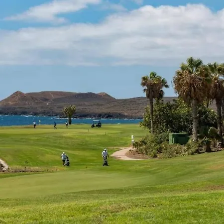 Amazing Luxury Seafront Near Golf & Ocean Villa *