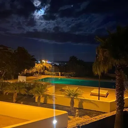 Amazing Luxury Seafront Near Golf & Ocean 빌라 *