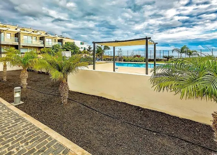 Amazing Luxury Seafront Near Golf & Ocean *