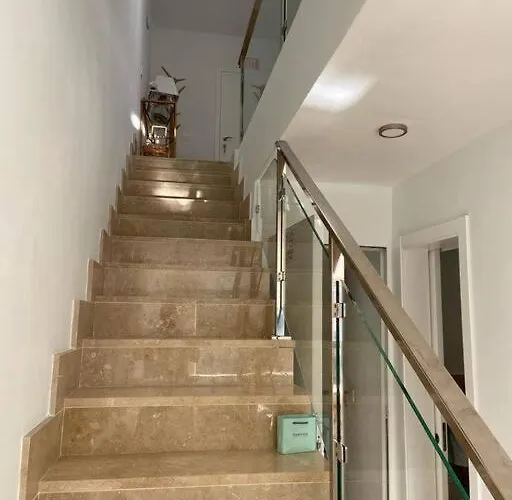 Amazing Luxury Seafront Near Golf & Ocean