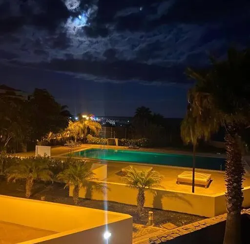 Amazing Luxury Seafront Near Golf & Ocean Villa *